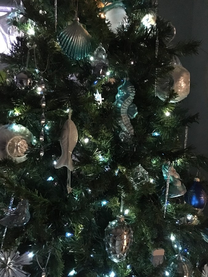 bluetreecloseupsmall